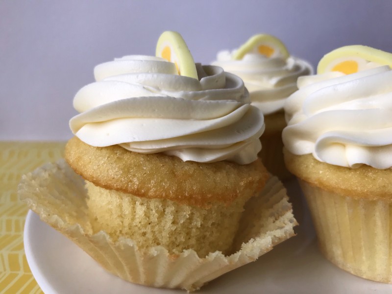 buttermilk cupcakes with lemon buttercream frosting