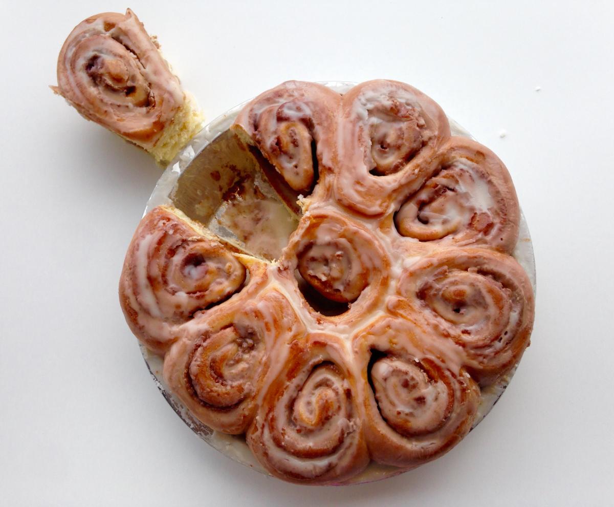 Zingerman's_Bakehouse_Cinnamon_Roll